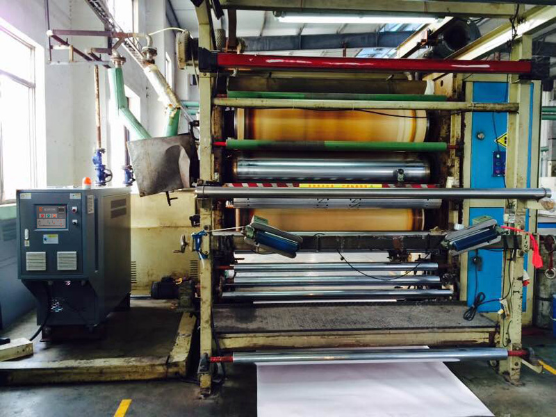 輥筒加熱控溫油溫機(jī) 輥筒加熱控溫油溫機(jī)